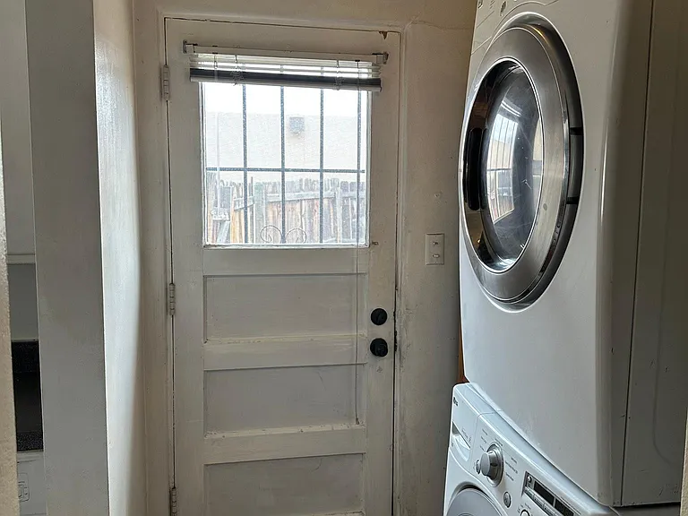 415 Mulberry St NE — Photo 5
