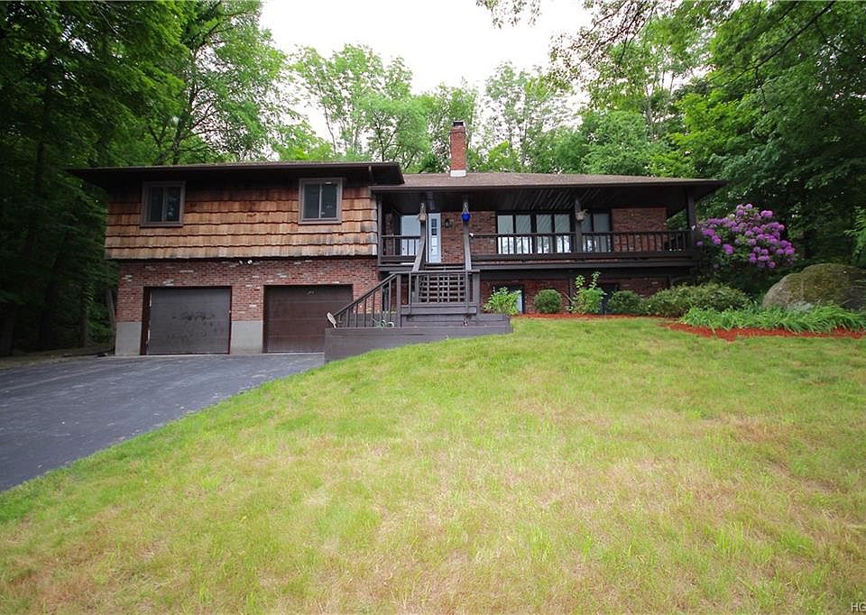 1st image of 14 Roanoke Dr