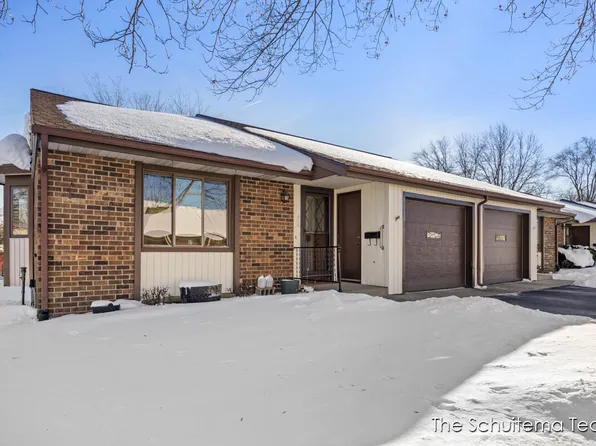 5118 Ridge Ct, Hudsonville, MI 49426