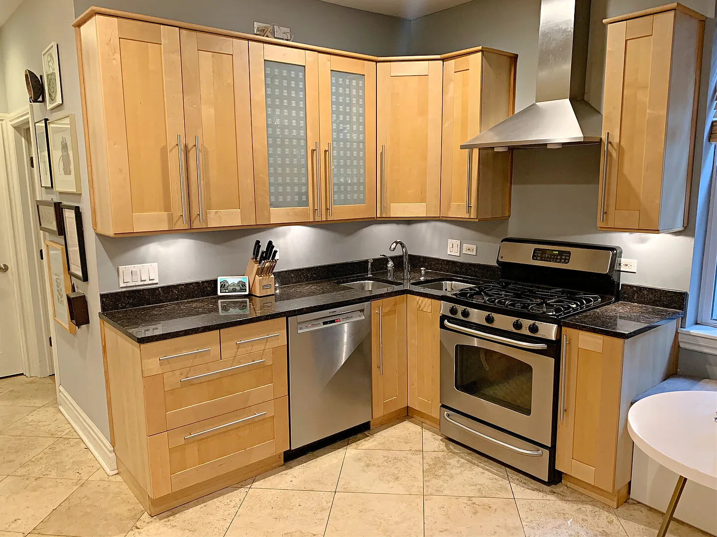 Large Furnished 2br Duplex In Great Location — Photo 4
