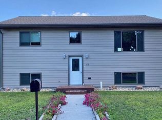 213 E 7th Ave, Mitchell, SD 57301