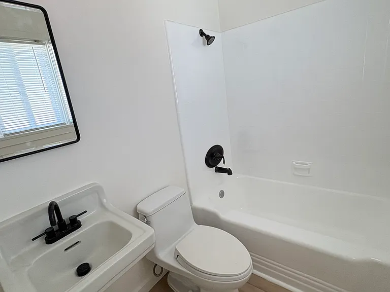 8 Santa Ana Ave #8 — Photo 10