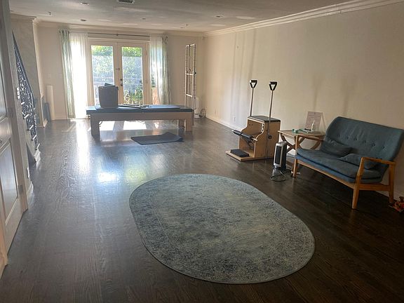 5th image of 3401 Barham Blvd APT 4