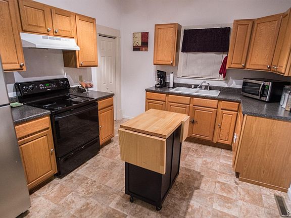4th image of 817 E Elm St