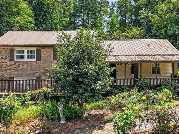 5725 Macedin Dr, Douglasville, GA 30135