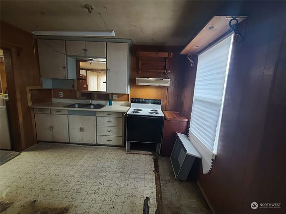 5th image of 9319 Portland Avenue E