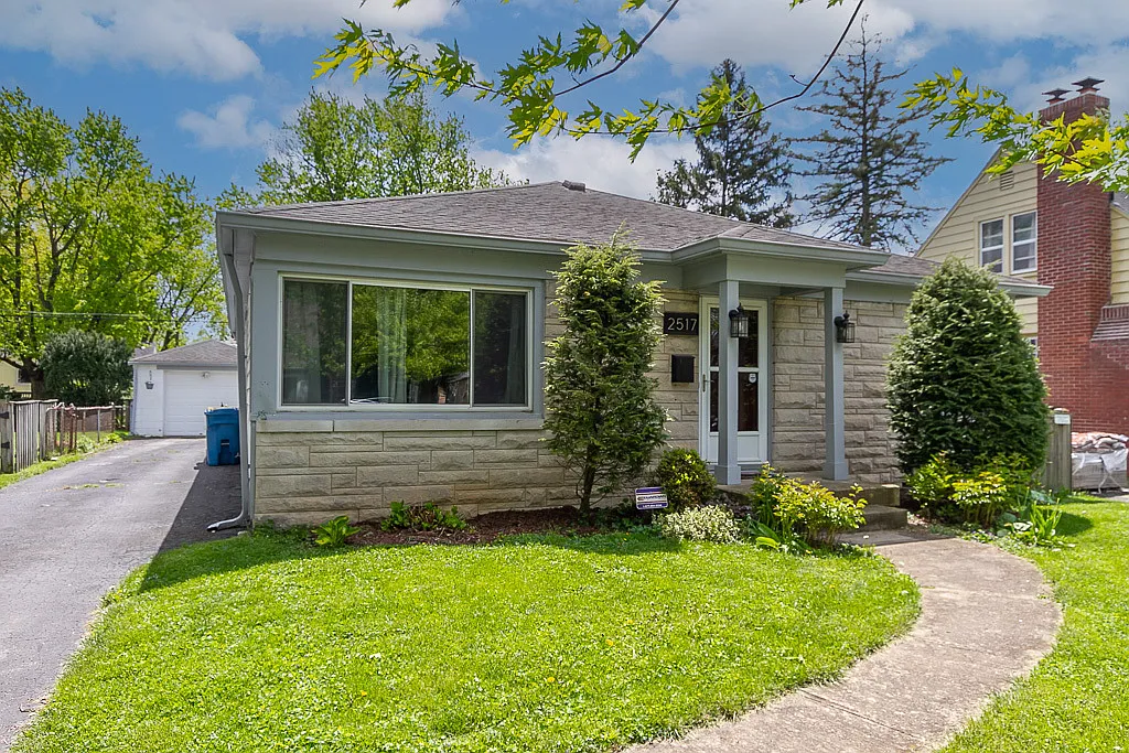 2517 Dell Zell Dr photo 1
