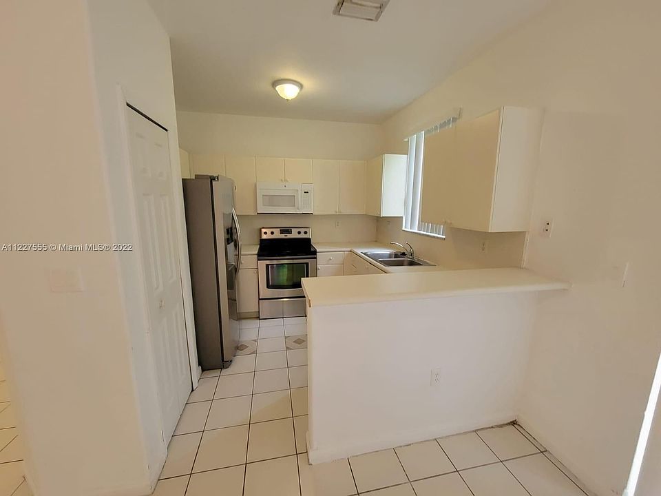 1st image of 2730 SE 16th Ave #171