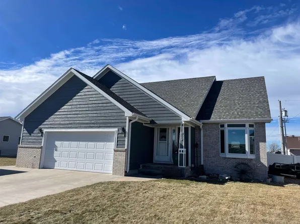 912 12th Ave, Kearney, NE 68845