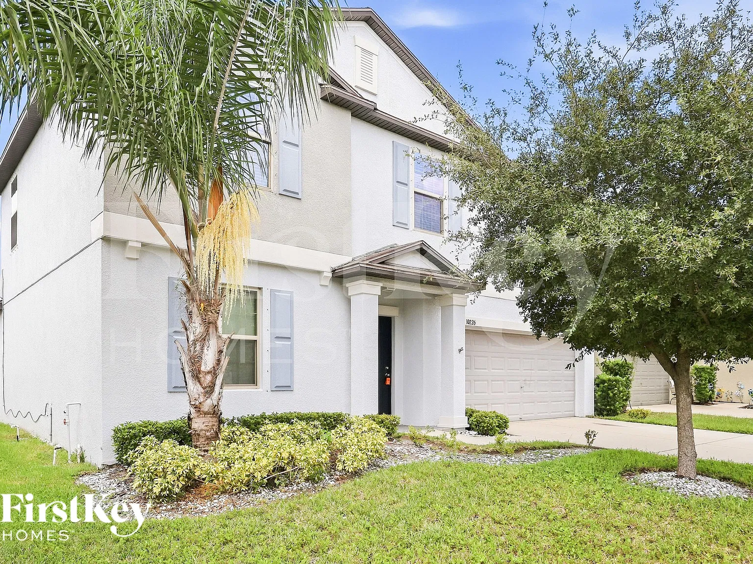 5 bed, 2.5 bath, 2949 sqft, $2,380 — Photo 2