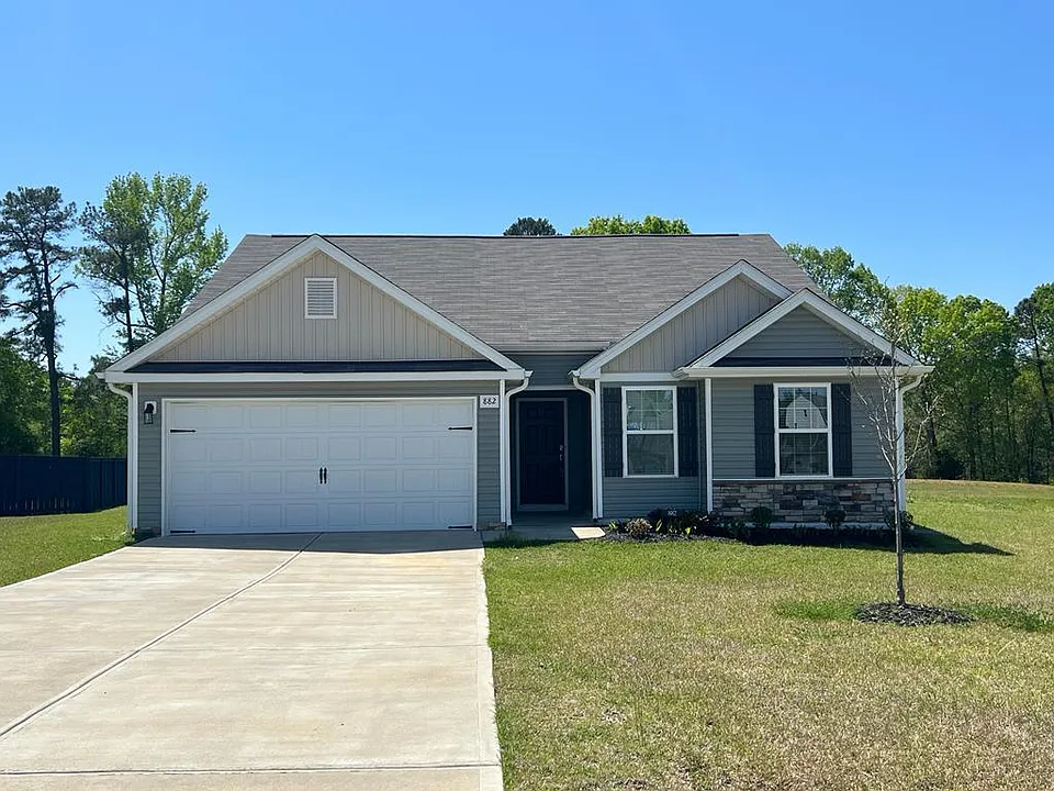 882 Avery Pond Dr