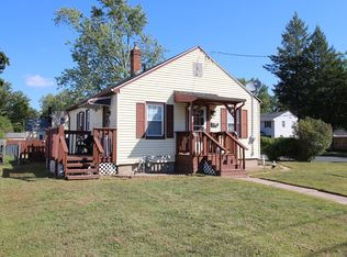 122 Cambridge Dr, East Hartford, CT 06118