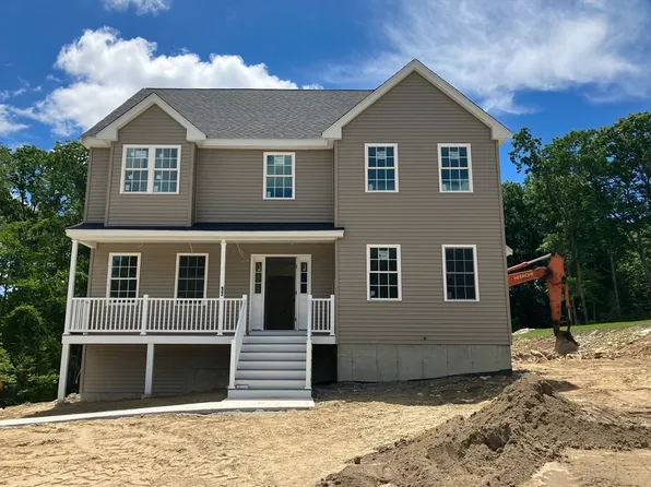 17 Noble St, Dudley, MA 01571