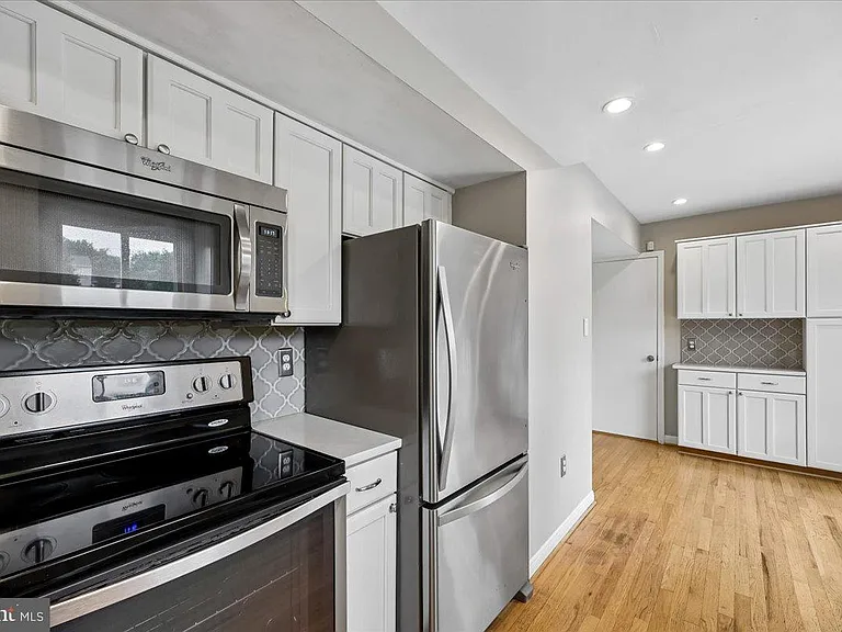 10417 Carlyn Ridge Rd — Photo 3