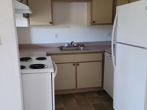 3rd image of 6627 Blue Heron Dr #C