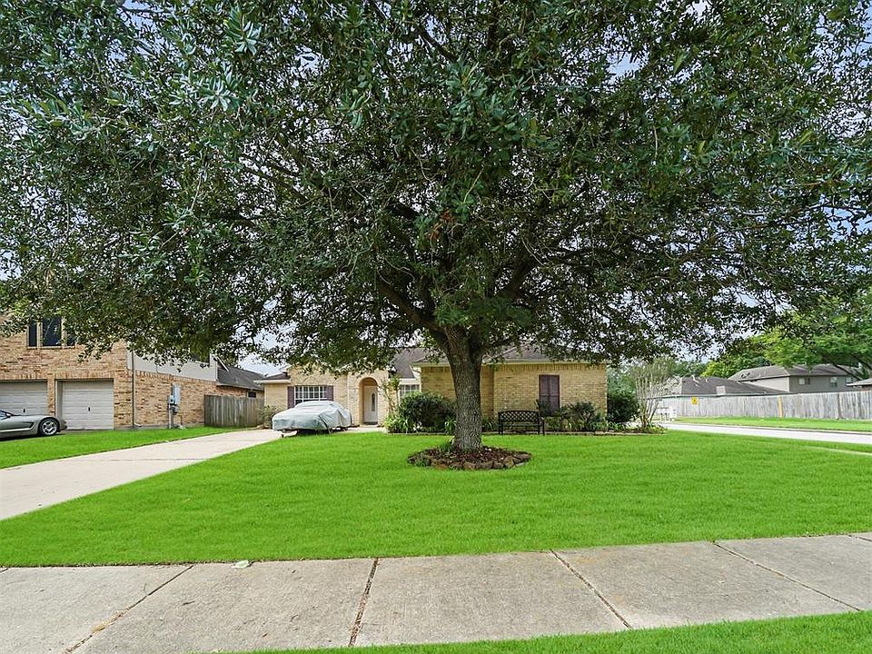 1st image of 1802 Kemah Oaks Dr