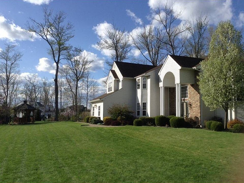 2nd image of 58 Firethorn Dr