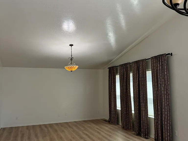 11407 Willamette Way — Photo 4
