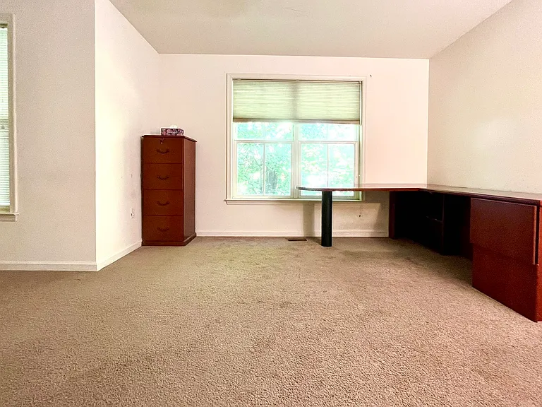 727 Evans St — Photo 10