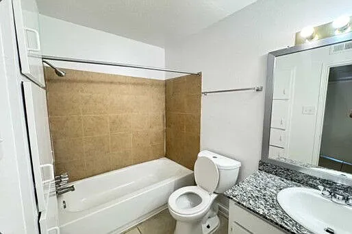 Inglewood Village Apartments — Photo 52
