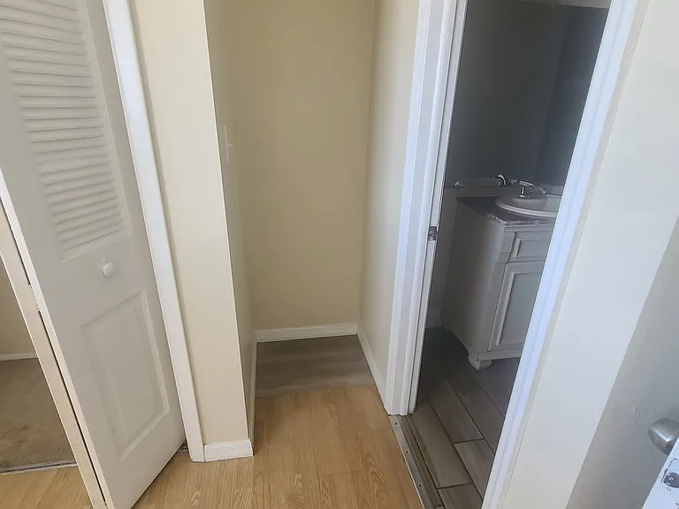 4809 Grand Blvd #8 — Photo 11