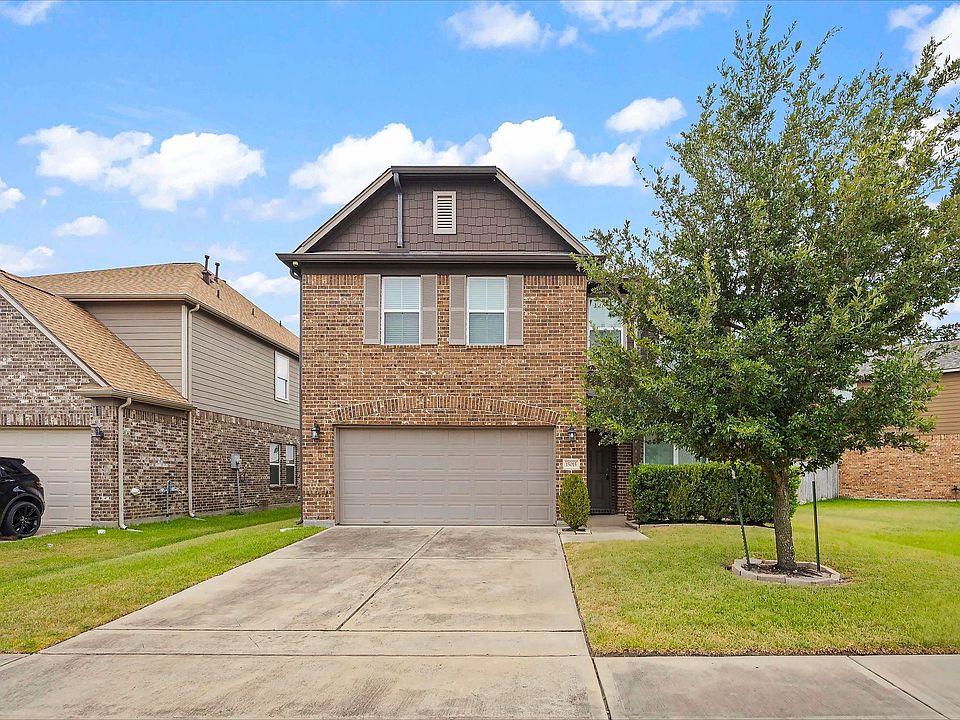 1st image of 15015 Hope Hills Ln