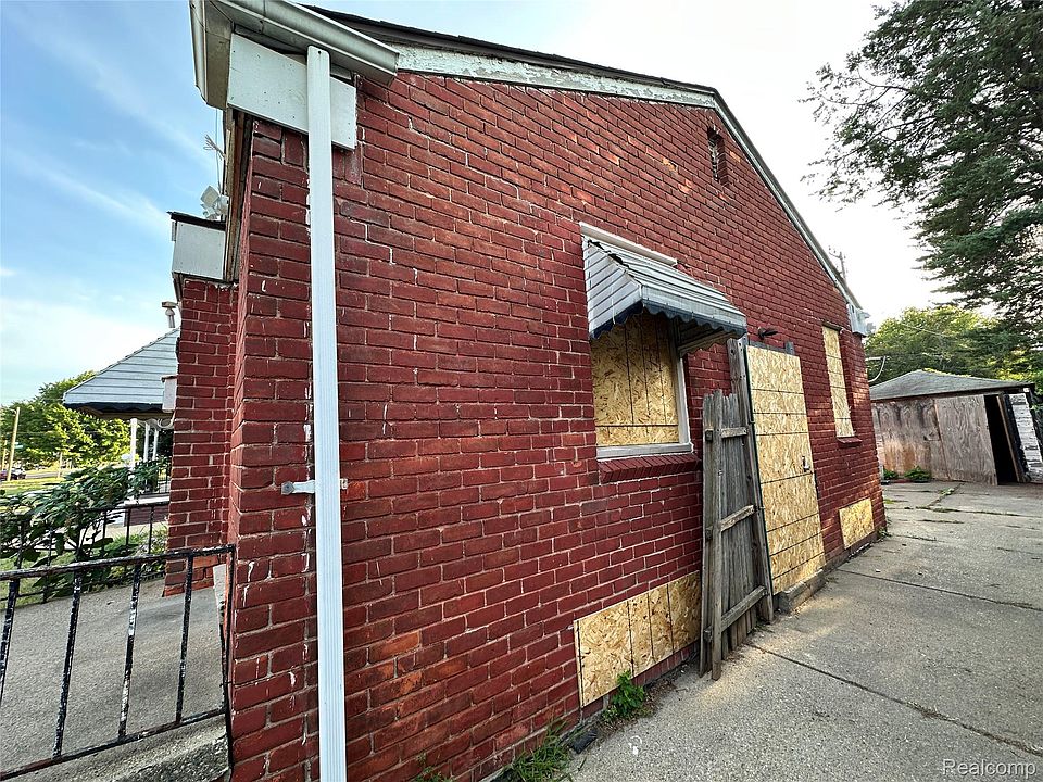 17210 Hoover St, photo 5