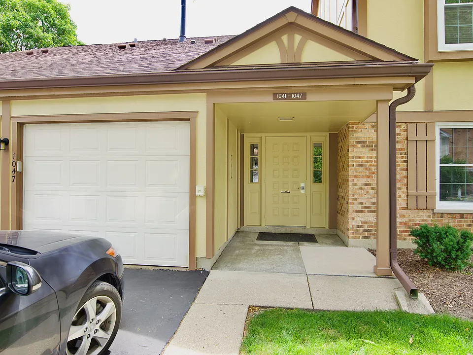 1047 Auburn Ln