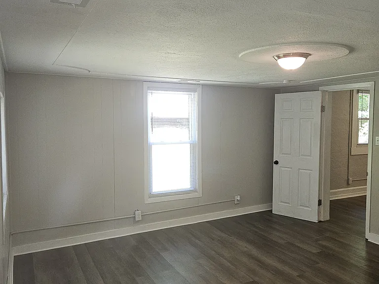 Bedroom 1b