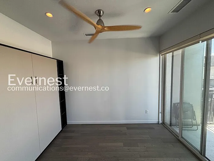 1300 N Ogden St #401 — Photo 14