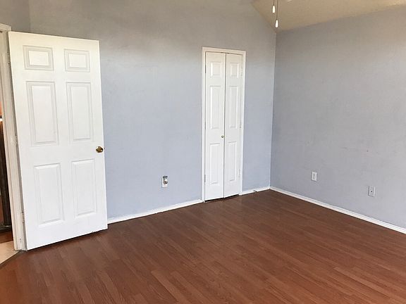 5th image of 2869 Hampshire Ln