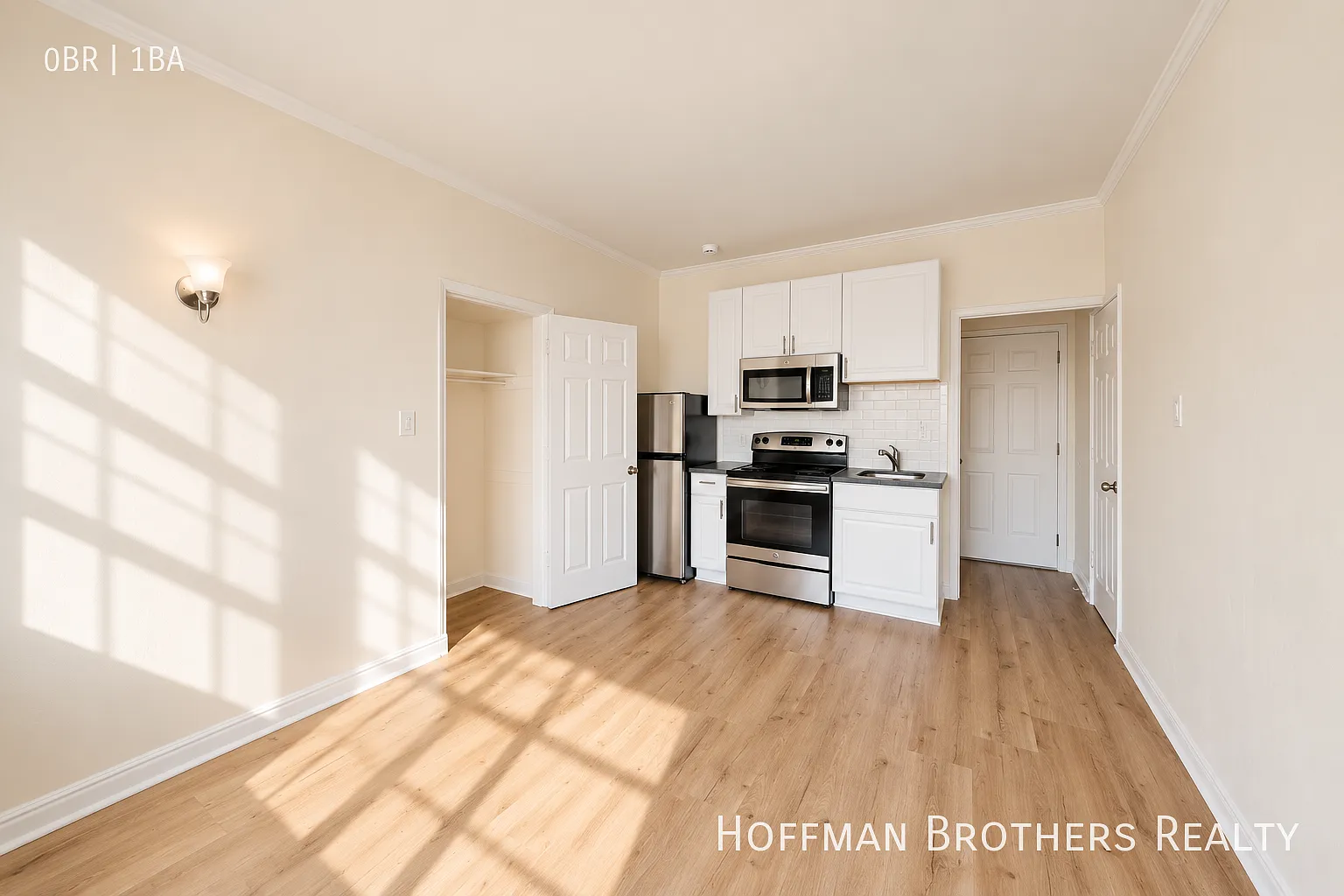 654 S Dunsmuir Ave Los Angeles CA 90036 — Photo 1