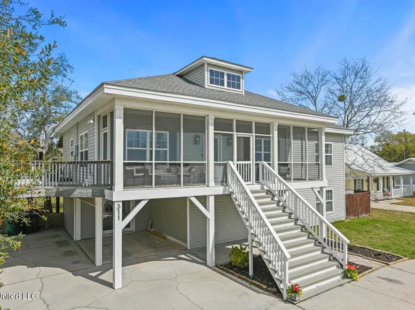 311 7th St, Bay Saint Louis, MS 39520