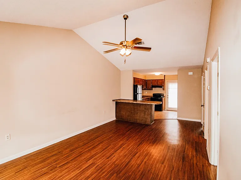 140 Lanier Dr #27 — Photo 6