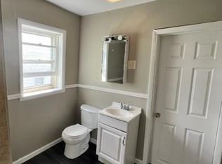 22 Cottage St APT 2, Troy, NY 12180