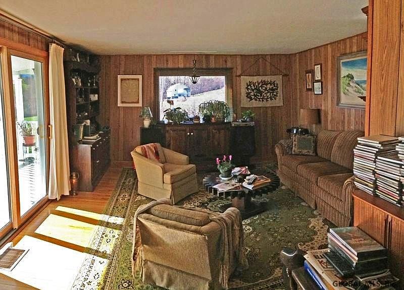 3rd image of 255 SMITH Road