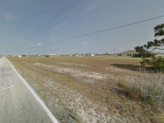 3rd image of 613 Diplomat Pkwy W