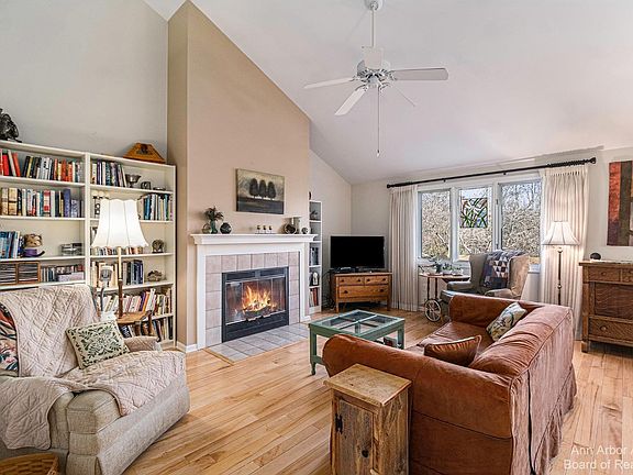 3rd image of 7710 Cottonwood Ln