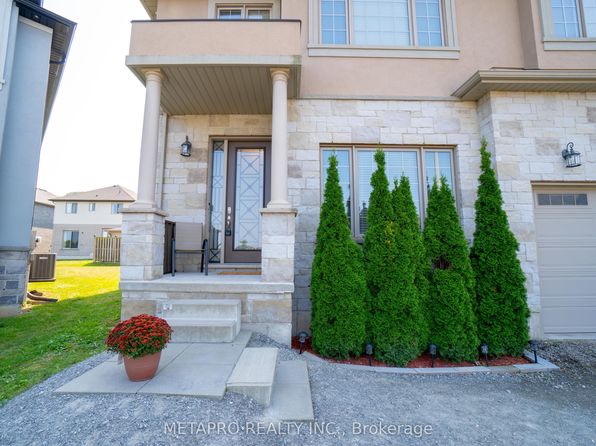 43 Riesling Ct, Hamilton, ON L8G 0B4