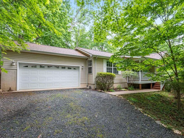 78 Bridlewood Dr, Palmyra, VA 22963