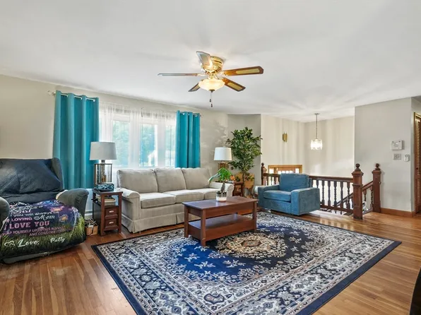 1335 Varnum Ave, Lowell, MA 01854