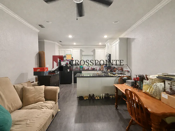 429 W Vance St — Photo 2