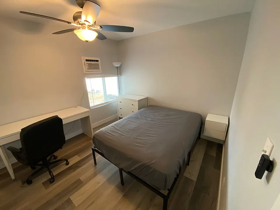 4004 Calle Mirador