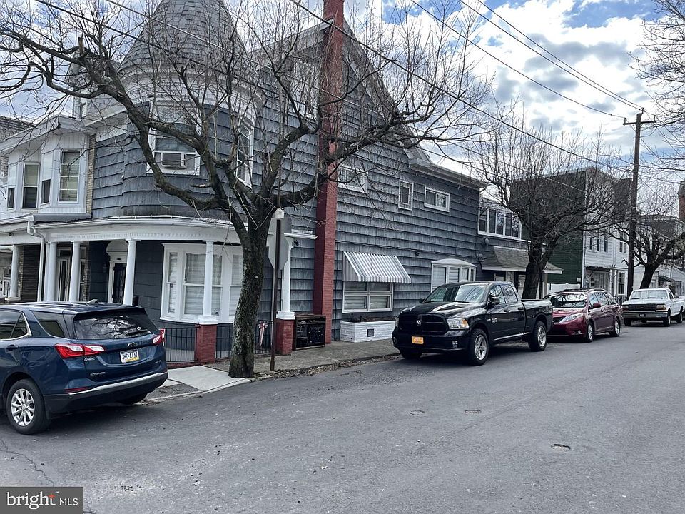 1st image of 118 W Oak St