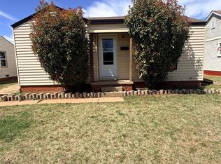 522 S 11th St, Clinton, OK 73601
