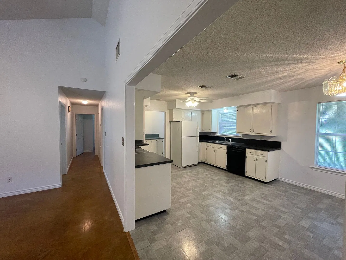 New On Market — Photo 4