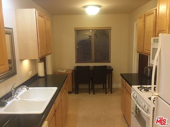 4th image of 835 Wilcox Ave