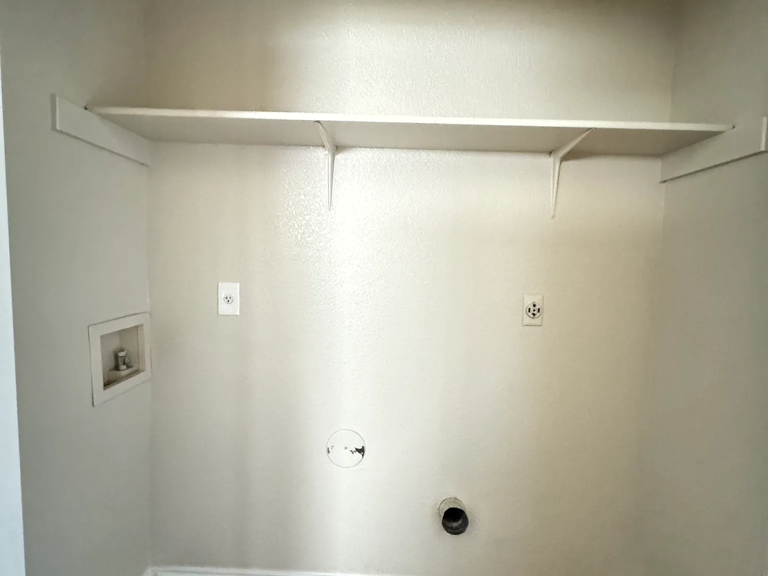 3 bed, 1100 sqft, $1,150 — Photo 3