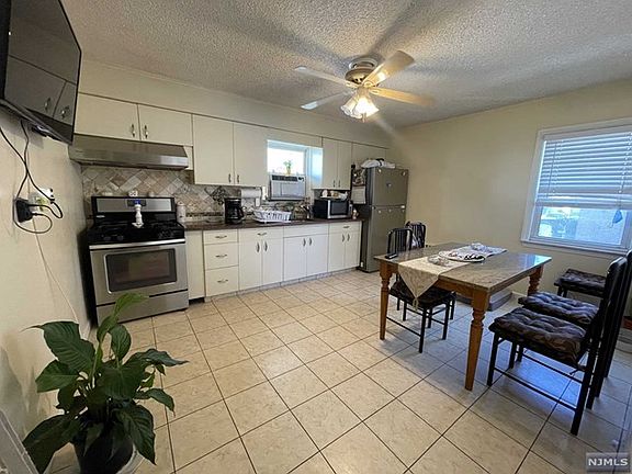 2nd image of 62-64 Carmer Ave #2