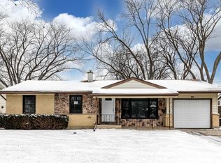 324 Landmeier Rd, Elk Grove Village, IL 60007
